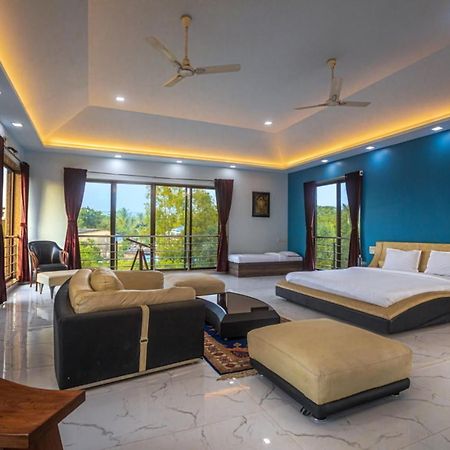 Saffronstays Aura, Alibaug - Luxury Pool Villa With A Game Room And Spacious Lawn Alībāg Esterno foto