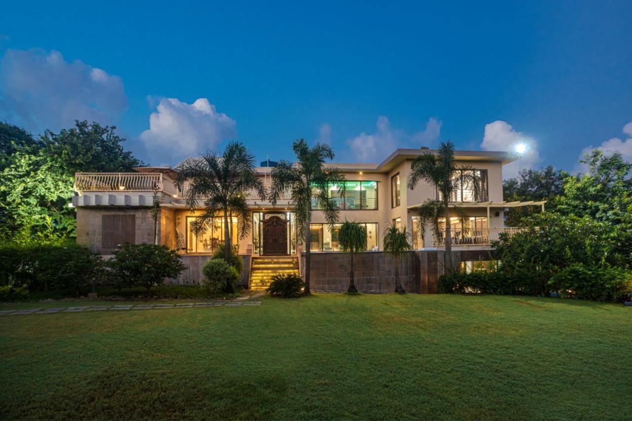 Saffronstays Aura, Alibaug - Luxury Pool Villa With A Game Room And Spacious Lawn Alībāg Esterno foto