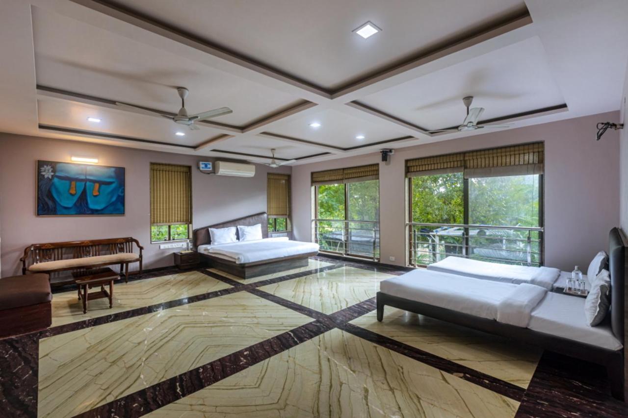 Saffronstays Aura, Alibaug - Luxury Pool Villa With A Game Room And Spacious Lawn Alībāg Esterno foto