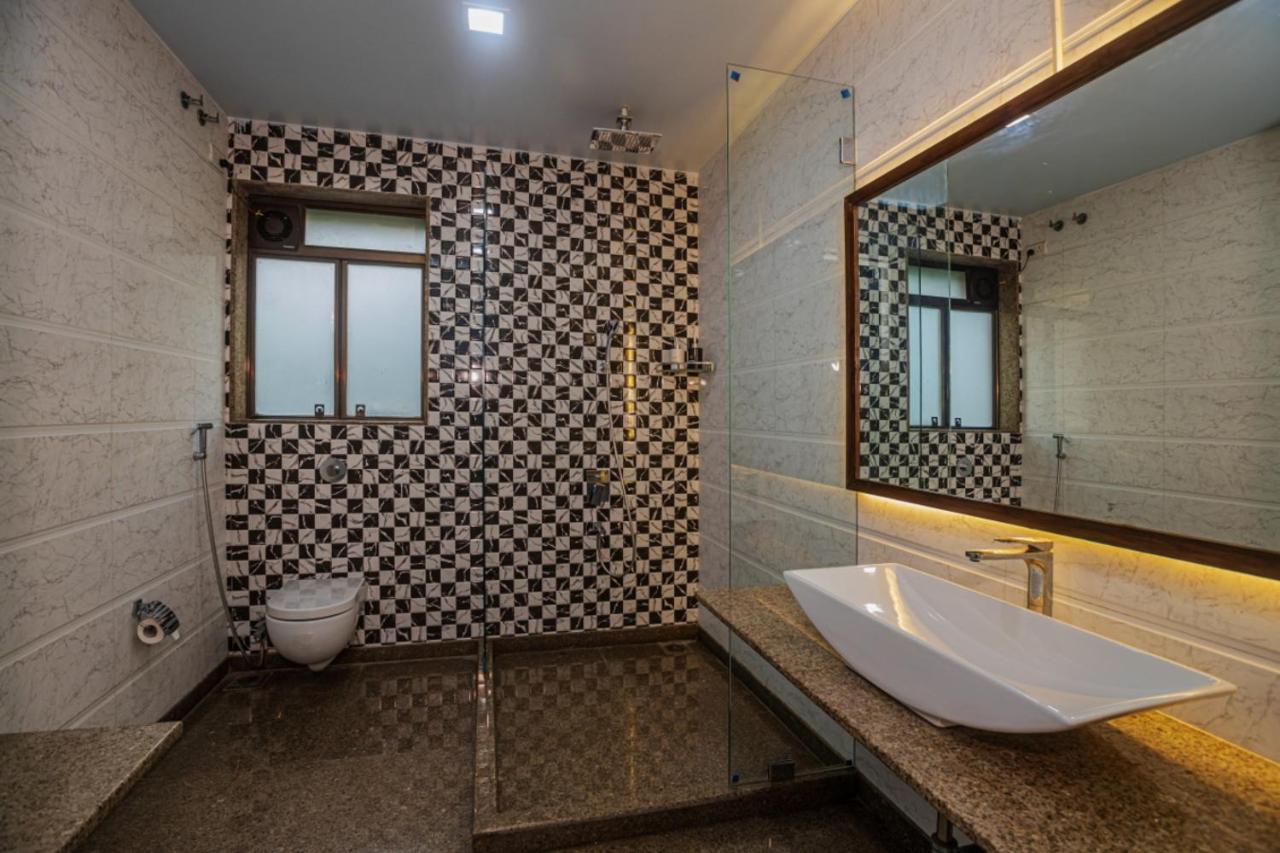 Saffronstays Aura, Alibaug - Luxury Pool Villa With A Game Room And Spacious Lawn Alībāg Esterno foto