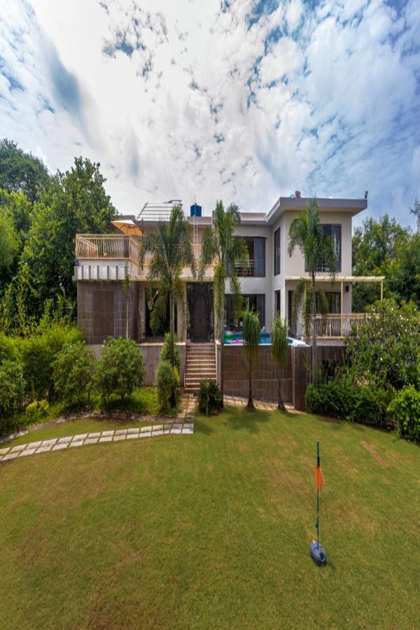 Saffronstays Aura, Alibaug - Luxury Pool Villa With A Game Room And Spacious Lawn Alībāg Esterno foto