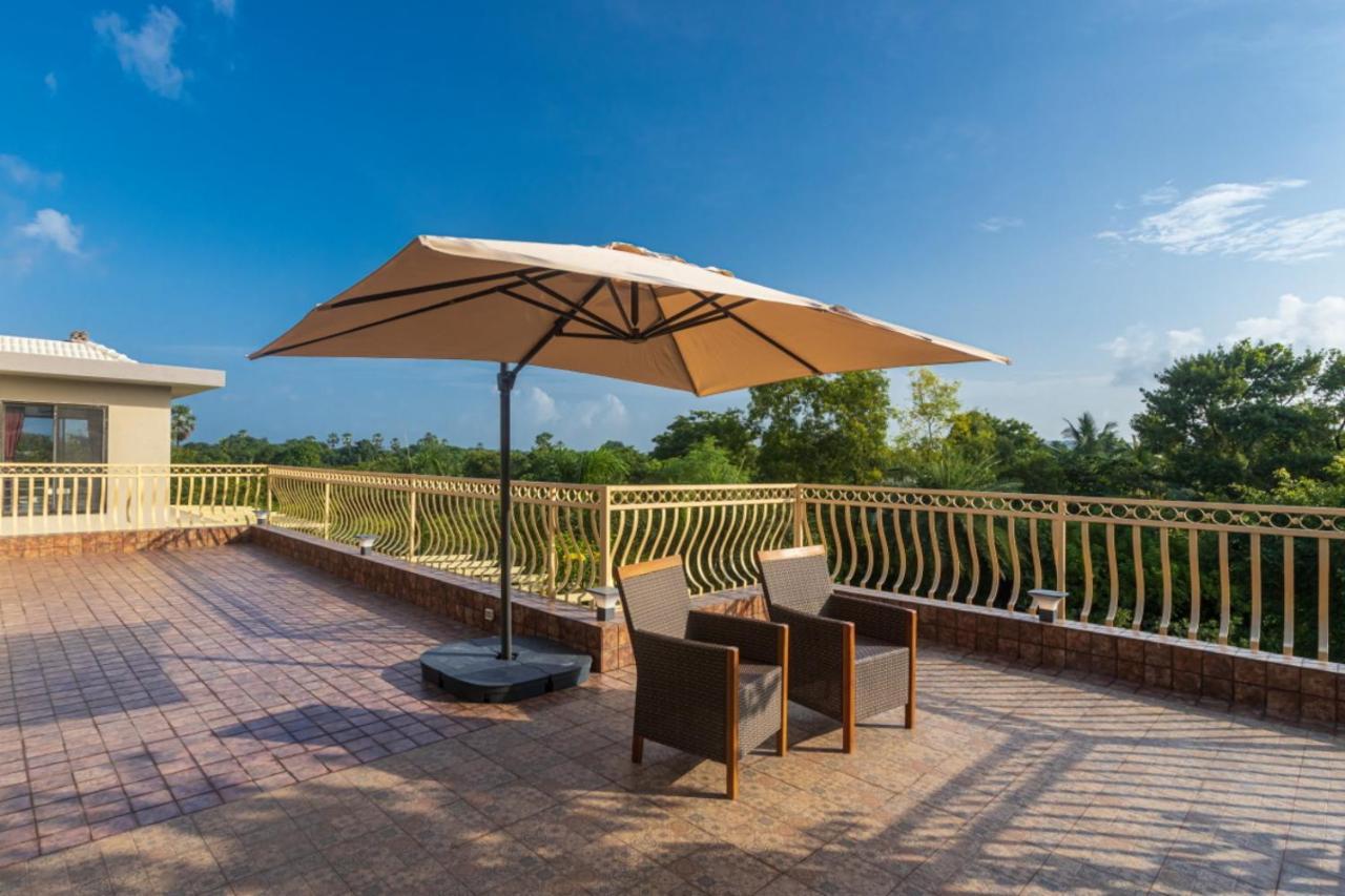 Saffronstays Aura, Alibaug - Luxury Pool Villa With A Game Room And Spacious Lawn Alībāg Esterno foto