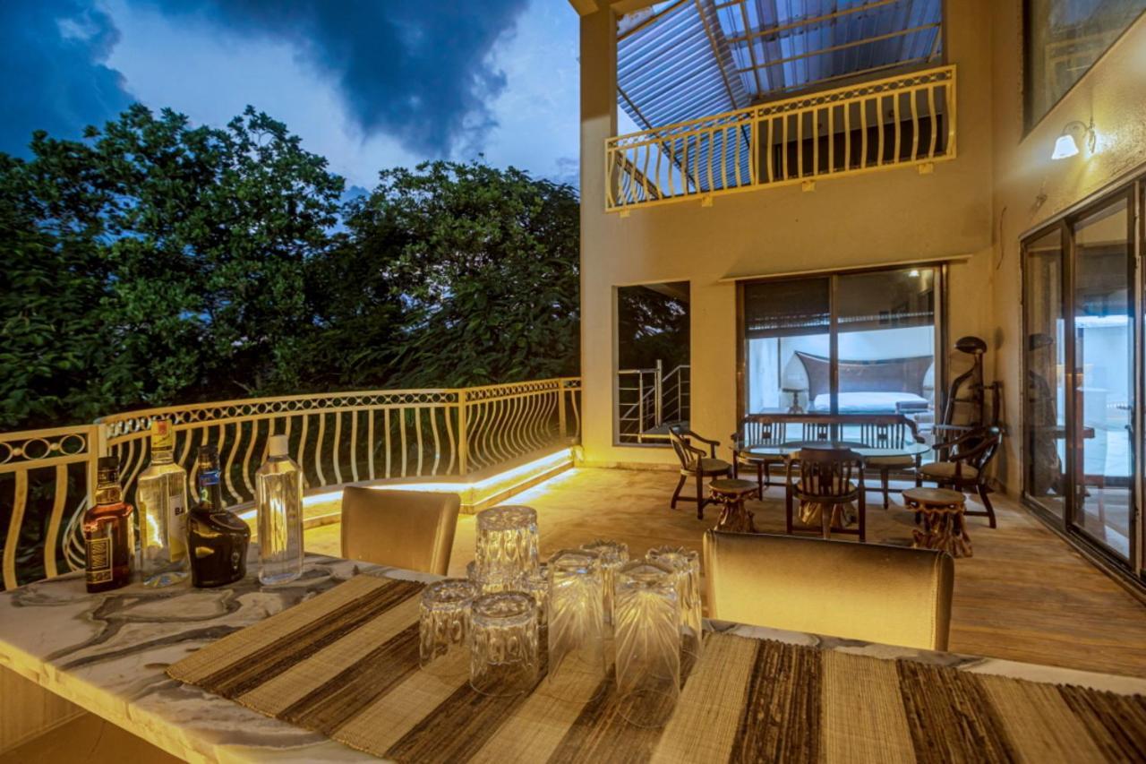 Saffronstays Aura, Alibaug - Luxury Pool Villa With A Game Room And Spacious Lawn Alībāg Esterno foto